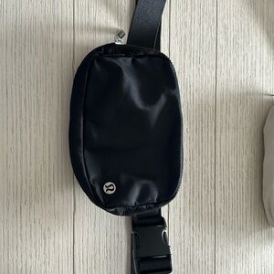 Lulu lemon everywhere belt bag